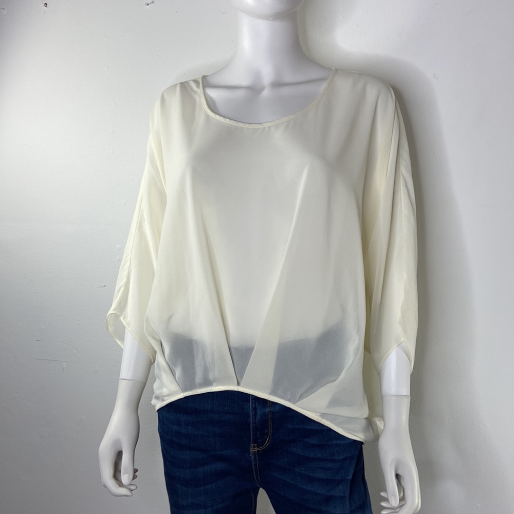 ✨ Umgee Cream Flowy Blouse – Effortless Chic Vibes 🤍 ✨ - Picture 4 of 11